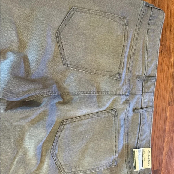 Womens size 16 x 30 length Eddie Bauer gray slight curvy straight leg - Picture 5 of 8